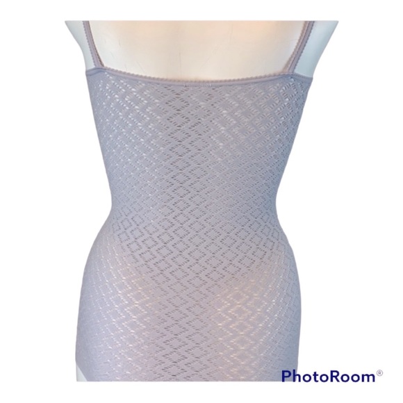 Gap Body Tank- Small - Picture 2 of 8